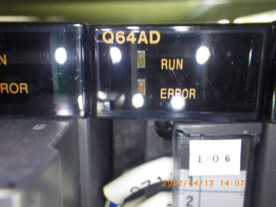 シーケンサー Q64AD 写真2