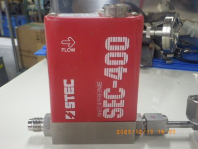 マスフローコントローラー（MFC） SEC-410NC 写真1