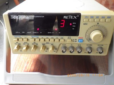 ファンクションジェネレータ MXG-9810A 写真3
