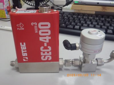 マスフローコントローラー（MFC） SEC-400MK3-UL 写真1