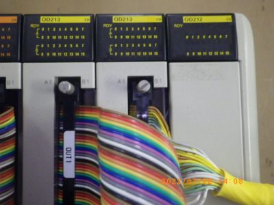 シーケンサー出力ユニット OD213 写真1
