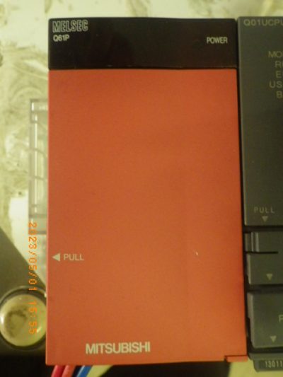 シーケンサー（電源ユニット） Q61P 写真1