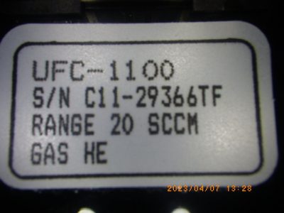 マスフローコントローラー（MFC） UFC-1100 写真2