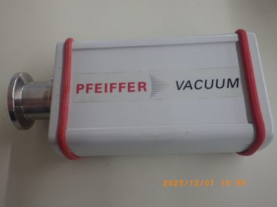 バキュームゲージ ファイファー　Pfeiffer PPT100
