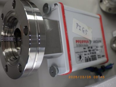 バキュームゲージ ファイファー　Pfeiffer HPT100