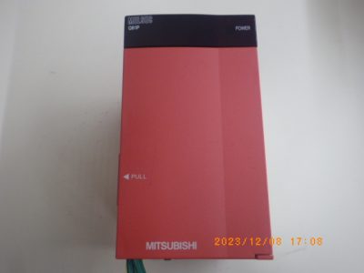 シーケンサー Q61P 写真1
