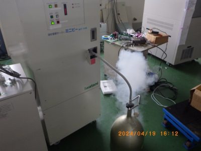 液体窒素発生装置 MP-50K/GN-10K 写真2