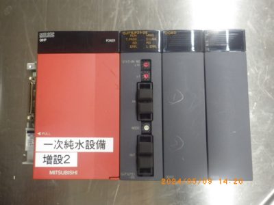 シーケンサー 写真1