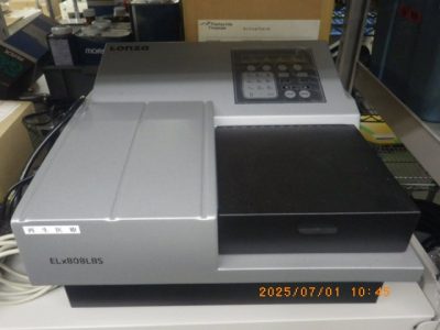 吸光マイクロプレートリーダー ELx808LBS 写真2