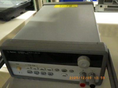 DC安定化電源 E3640A　0E9 写真1
