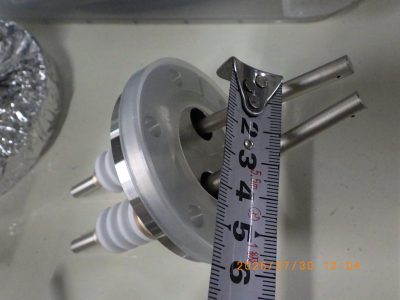 真空電流導入端子 型式不明