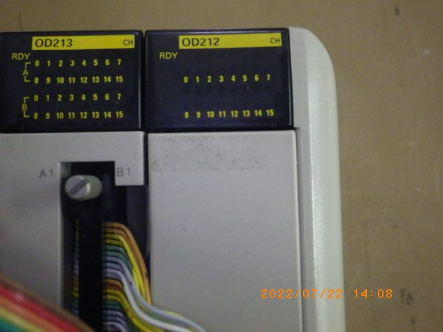 シーケンサー出力ユニット OD212 オムロン　Omron