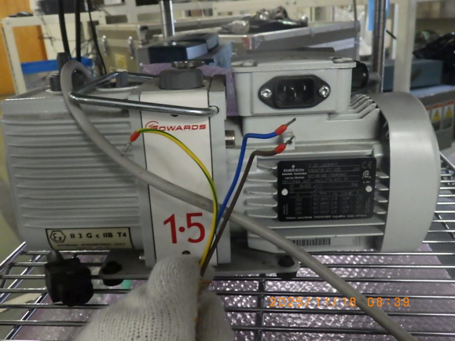 ロータリーポンプ E2M1.5 エドワーズ　Edwards