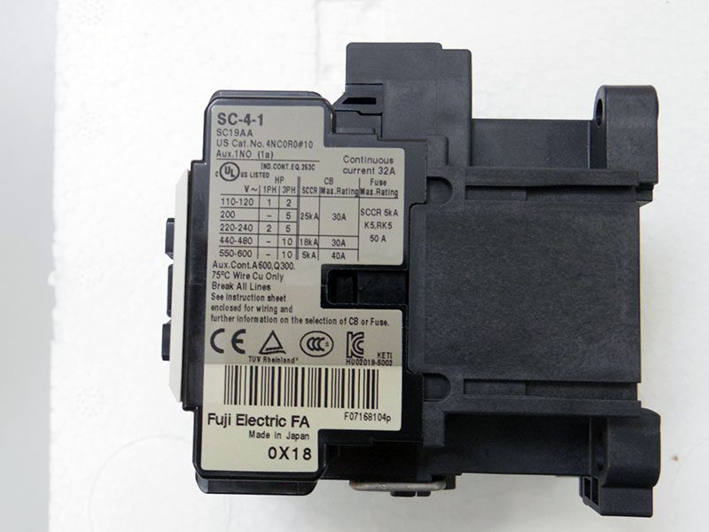（未使用）電磁接触器（3個セット） SC-4-1 富士電機