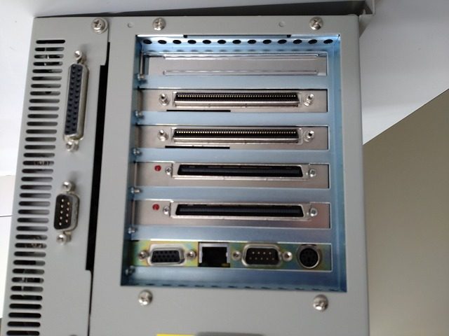 産業用コンピューター　ウォールマウントシャーシ IPC-6806S アドバンテック　Advantec