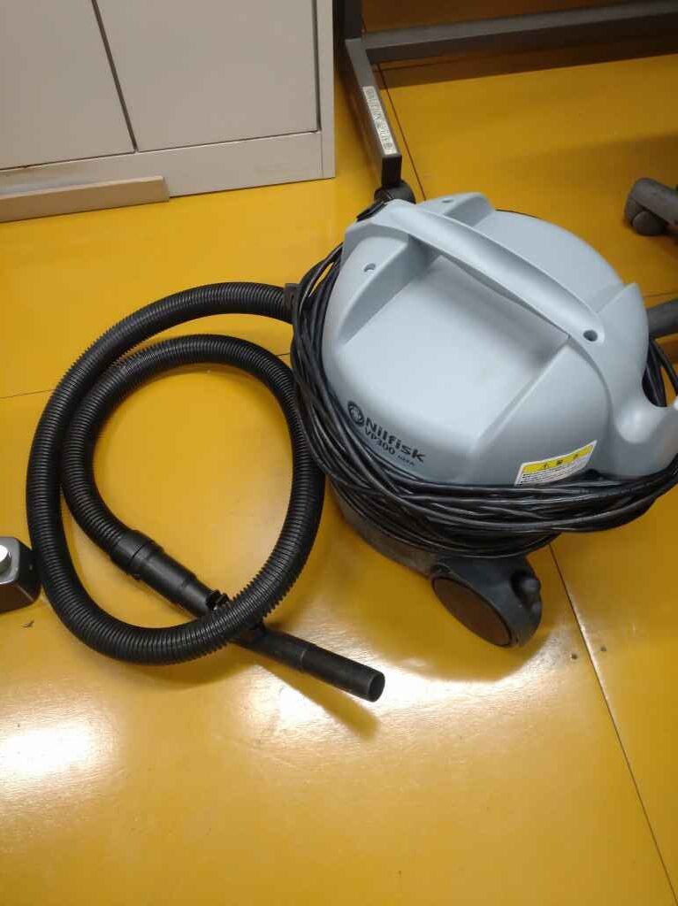 業務用掃除機 VP-300 ニルフィスク