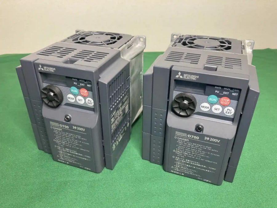 汎用インバータ ☆2台セット! 保守バックアップ用に！ FREQROL FRD7201.5K 三菱電機 Mitsubishi