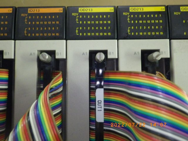 シーケンサー出力ユニット OD213 オムロン　Omron