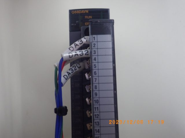 シーケンサー Q68DAVN 三菱電機 Mitsubishi